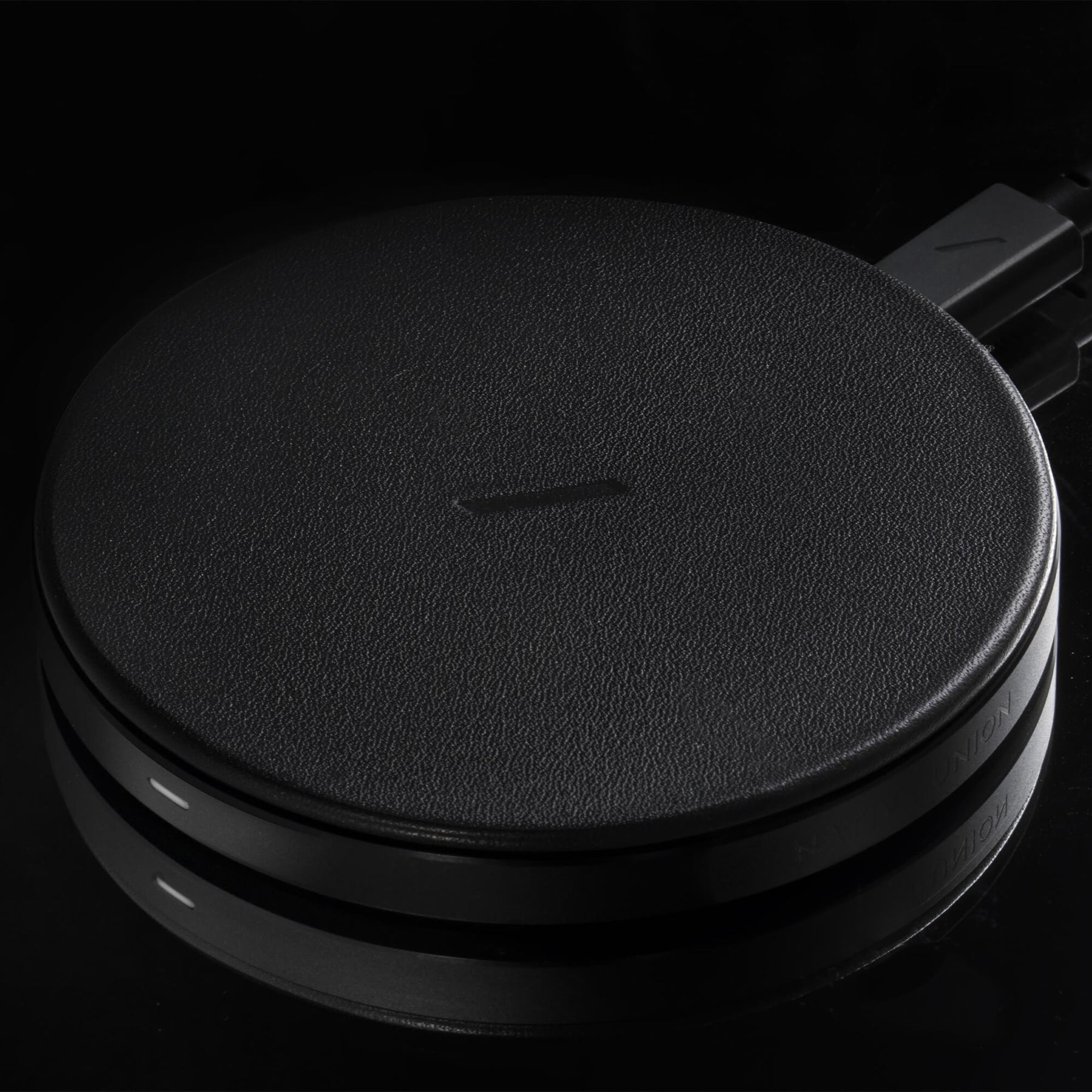 Drop Classic Leather Wireless Charger